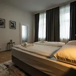 Cozy 1-Br Apartment With A King Bed In A Calm Area