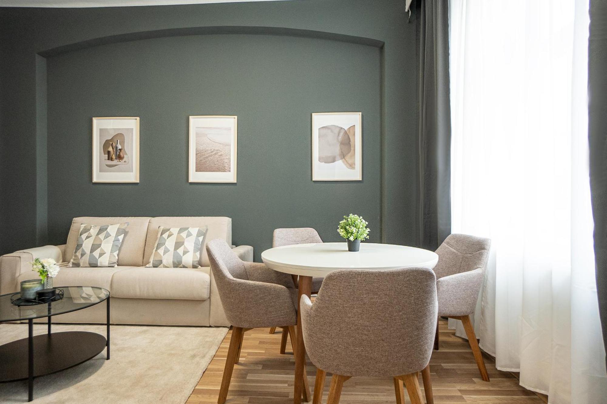 Apartment Cozy 1-br With A King Bed In A Calm Area Wien